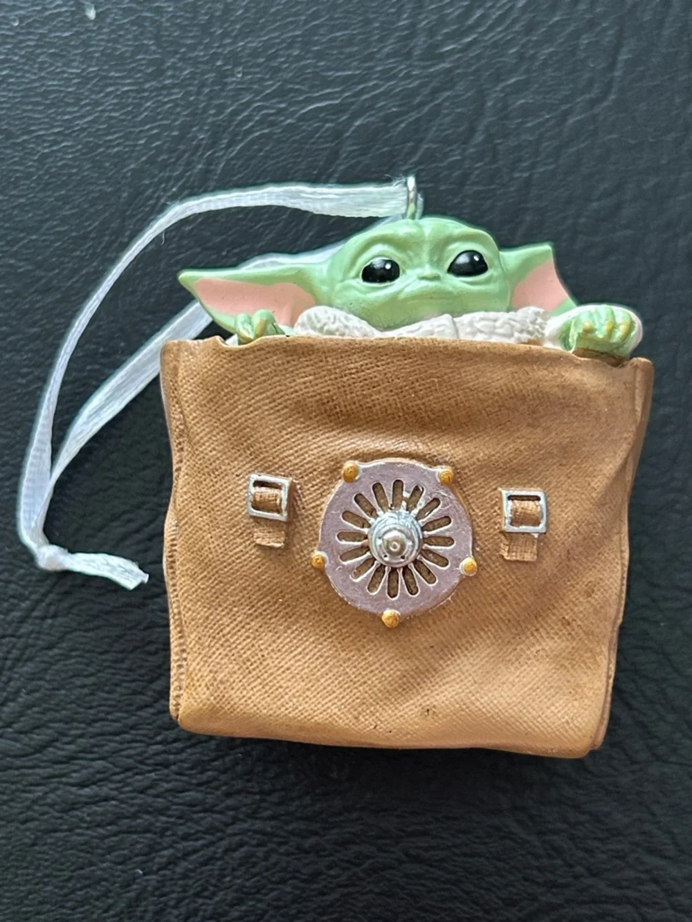 Hallmark Star Wars The Mandalorian Grogu in Satchel Ornament - NEW No Box